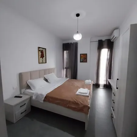 Apartment Esi's *