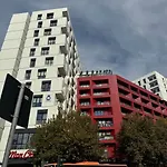 Apartament Esi's *